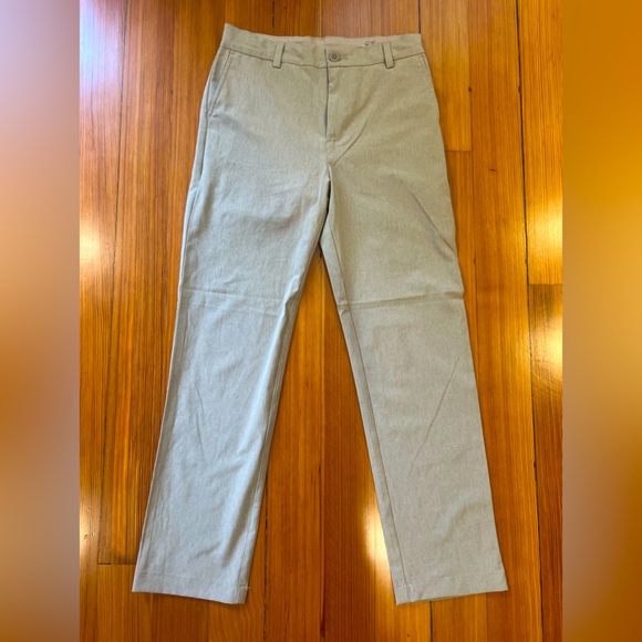 Vineyard vines, performance breaker pant size 14; worn only 3 occasions - Picture 1 of 2